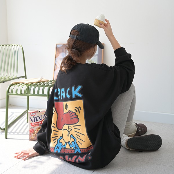 [77이상가능♡] 크랙 겨울 여성 기모 프린팅 박스 오버핏 롱 맨투맨 티셔츠